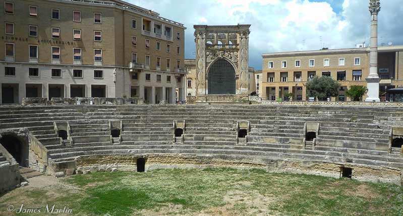 lecce amphitheater
